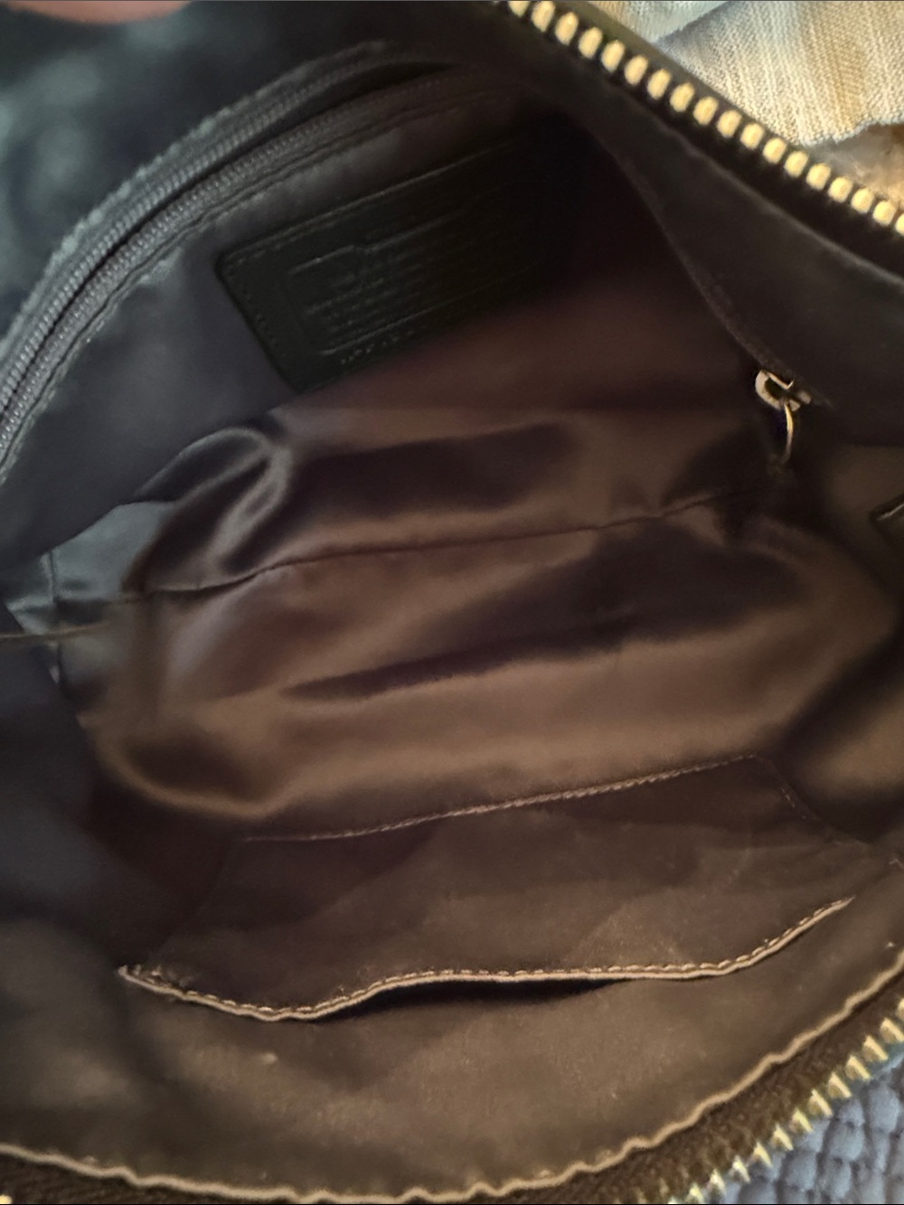 Coach Vintage Y2K Daisy Black Leather Shoulder Bag with Front Zip and Logo. - Picture 10 of 17